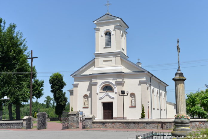 Kościół pw. św. Jana Chrzciciela i św. Stanisława Kostki w Mniszku. Foto: ks. S. Piekielnik / www.diecezja.radom.pl