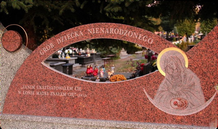 Grób Dziecka Utraconego na cmentarzu w Skarżysku Kam.