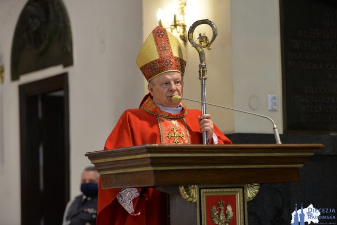 Bp Henryk Tomasik. Kościół pw. św. Stanisława bp i m w Radomiu. Foto: ks. S. Piekielnik / www.diecezja.radom.pl