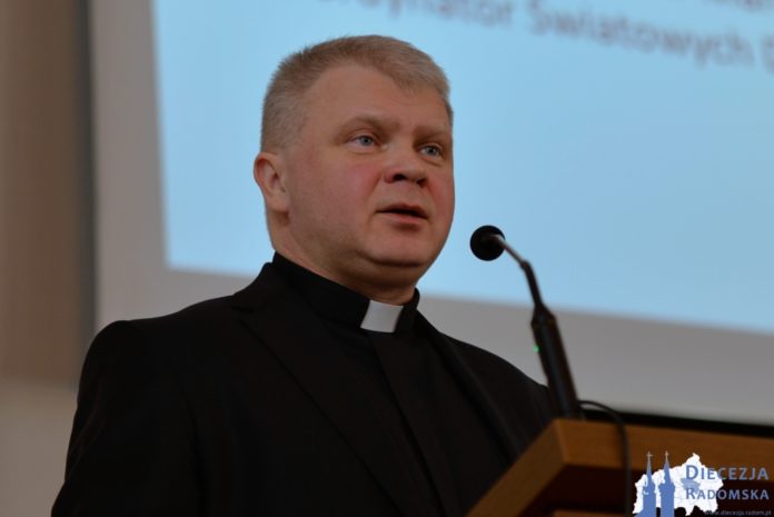 Ks. dr Marek Adamczyk, proboszcz parafii pw. św. Jadwigi w Radomiu. Foto: ks. S. Piekielnik / www.diecezja.radom.pl