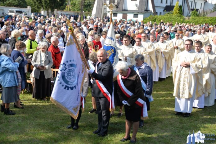 13. Pielgrzymka Rodziny Różańcowej do Wysokiego Koła. Foto: ks. S. piekielnik / www.diecezja.radom.pl