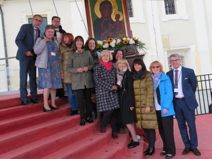 Pielgrzymka Rodziny Szkół im. Jana Pawła II na Jasna Górę. Foto: Irmina Warmiak i inni / PSP nr 14 w Radomiu