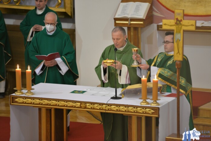 Pierwsza Msza św. pod przewodnictwem Bp. Marka Solarczyka w WSD w Radomiu. Foto: ks. S. Piekielnik /www.diecezja.radom.pl
