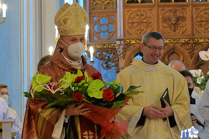Msza św. w przeddzień imienin Biskupa Marka Solarczyka. Foto: ks. S. Piekielnik / www.diecezja.radom.pl