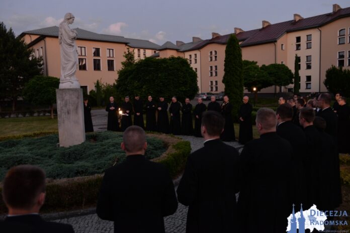 Apel Jasnogórski w WSD w Radomiu na zakończenie roku akad. 2020/21. Foto: ks. S. Piekielnik / www.diecezja.radom.pl