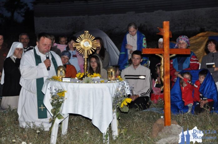 ukraina_pielgrzymka__kskwilk_adoracja_1