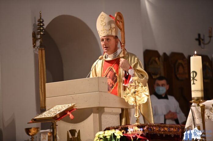 Bp Marek Solarczyk. Msza św. w Uroczystość św. Kazimierza. Foto: ks. S. Piekielnik / www.diecezja.radom.pl
